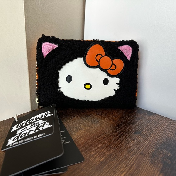Hello Kitty Handbags - 🇺🇸 Sanrio Exclusive Hello Kitty Costume Sherpa Glow Zip Around Wallet